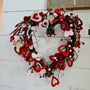Valentines Day wreath grapevine with wooden hearts 💕